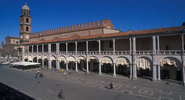 Faenza | Faenza, piazza del Popolo | Wikimedia Commons