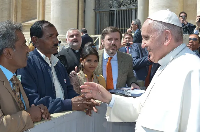 La famiglia di Asia Bibi da Papa Francesco |  | L'Osservatore Romano