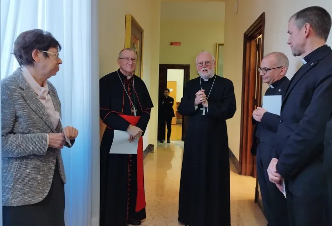 Segreteria di Stato | Segreteria di Stato, da sx a destra: Francesca DI Giovanni, sottosegretario per il multilaterale assente; Cardinale Pietro Parolin, Segretario di Stato vaticano; arcivescovo Paul Richard Gallagher, segretario vaticano per i rapporti con gli Stati; monsignor Daniel Pacho, nuovo sottosegretario per il multilaterale; monsignor Wachowski, sottosegretario | Twitter