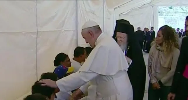 Papa Francesco con i poveri a Lesbo |  | CTV