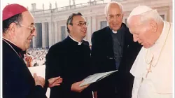 Mons. Alberto D'Urso con Giovanni Paolo II / Consulta nazionale antiusura