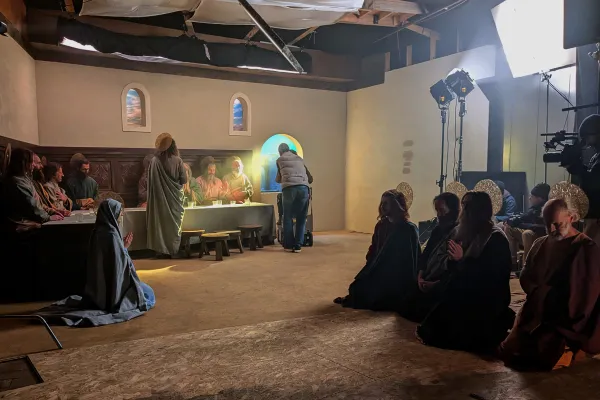 © The Academy of Film and the Arts 
Fra Angelico’s Communion: The Living Tableau 
