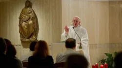 Papa Francesco durante una Messa di Santa Marta / L'Osservatore Romano / ACI Group