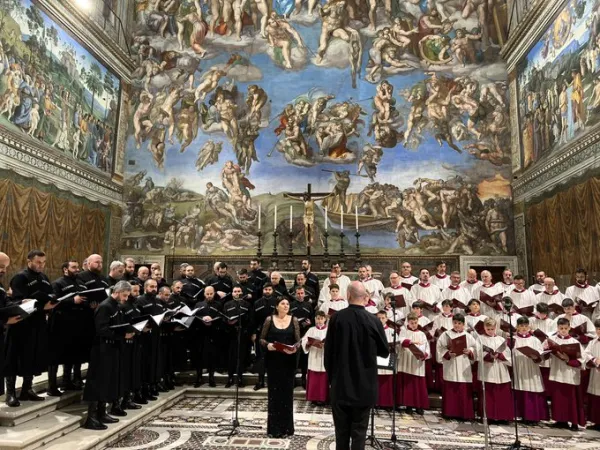 Coro Patriarcale Cappella Sistina | Il canto dell'Ave Maria da parte del Coro Patriarcale di Georgia e il coro della Cappella Sistina, 26 giugno 2022 | Twitter