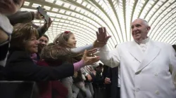 Papa Francesco durante una udienza generale in Aula Paolo VI / L'Osservatore Romano / ACI Group