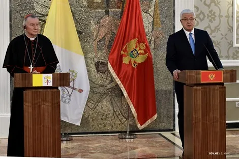 Cardinale Parolin in Serbia e Montenegro | Il Cardinale Parolin in conferenza stampa con il premier montenegrino Dusko Markovic | Presidenza del Consiglio del Montenegro
