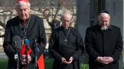 La preghiera del Cardinale Nichols, l'arcivescovo Welby e il rabbino Mirvis contro il disegno di legge sull'eutanasia  / CNA (da archivio Getty) 