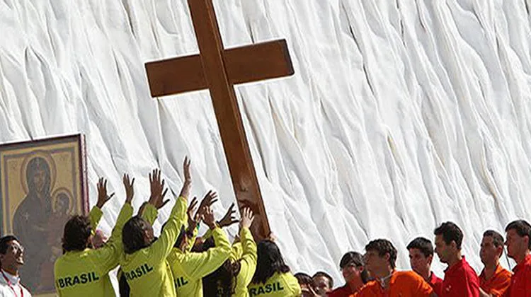 Simboli GMG | I simboli della GMG: la croce e l'icona di Maria Salus Populi Romani | Laici, Famiglia e Vita