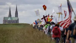 Un momento del pellegrinaggio Parigi - Chartres / X @TheMilesV