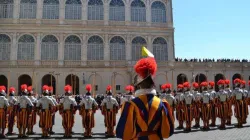 Una veduta del Palazzo Apostolico durante il giuramento della Guardia Svizzera nel Cortile di San Damaso / Daniel Ibanez / ACI Group