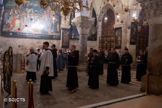 La Processione al Santo Sepolcro |  | Custodia di Terra Santa