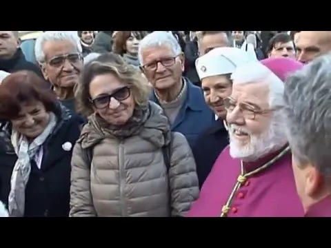 Vescovo Giovanni Roncari | il vescovo Giovanni Roncari al suo arrivo a Orbetello nel 2015 | youtube