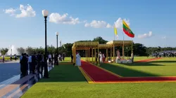 L'arrivo di Papa Francesco in Myanmar, 27 novembre 2017 / Edward Pentin / NCR, ACI Group