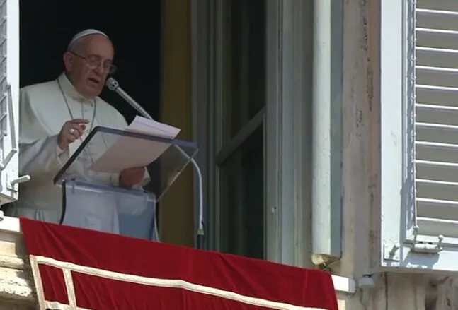 Il Papa recita la preghiera dell' Angelus |  | CTV