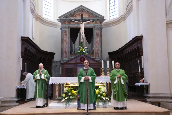 La celebrazione  |  | Diocesi di Assisi