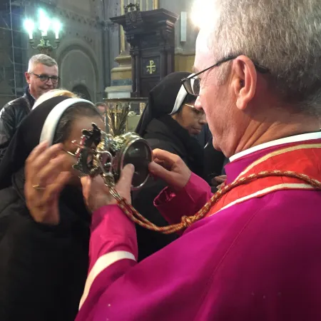 Il bacio delle ampolle con il sangue di San Gennaro  |  | AA