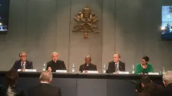 La conferenza stampa di presentazione della XXXI conferenza internazionale organizzata dal Pontificio Consiglio degli Operatori Sanitari, Sala Stampa della Santa Sede, 7 novembre 2016 / Andrea Gagliarducci / ACI Stampa