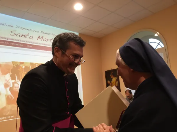 Suor Antonietta e monsignor Ruiz |  | Angela Ambrogetti