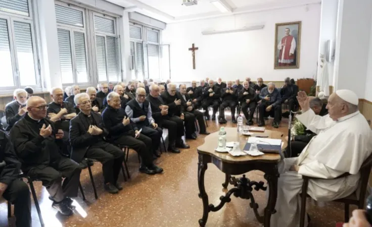 Papa Francesco durante un incontro con i sacerdoti anziani della Diocesi di Roma |  | Diocesi di Roma/ Vatican Media