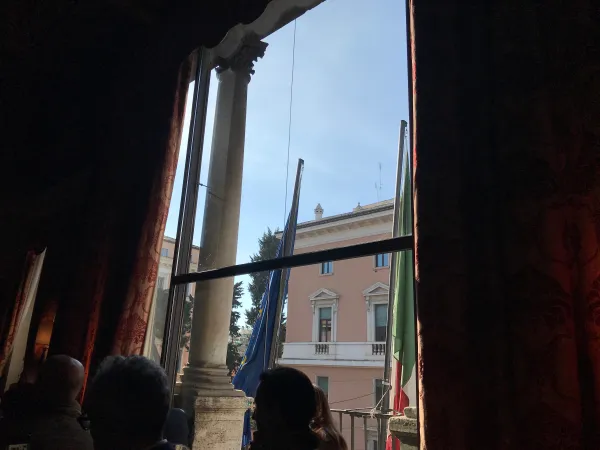 La loggia di Palazzo Borromeo  |  | ACI Stampa