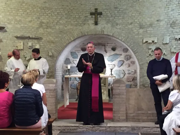 Il Patriarca di Venezia Francesco Moraglia con i catechisti nelle catacombe di Priscilla |  | AA