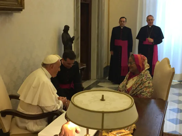 Il Papa conversa con il Primo Ministro del Bangladesh |  | ACI Stampa