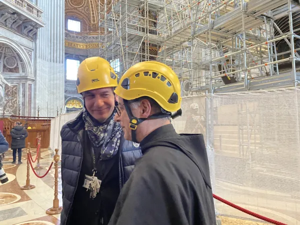 Baldacchino di San Pietro, l'ingegnere Capitanucci e Padre Enzo Fortunato |  | AA