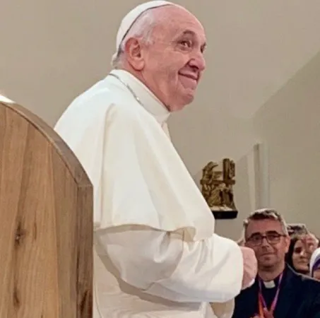 Papa Francesco incontra i religiosi a Skopje |  | Antonio Spadaio twitter