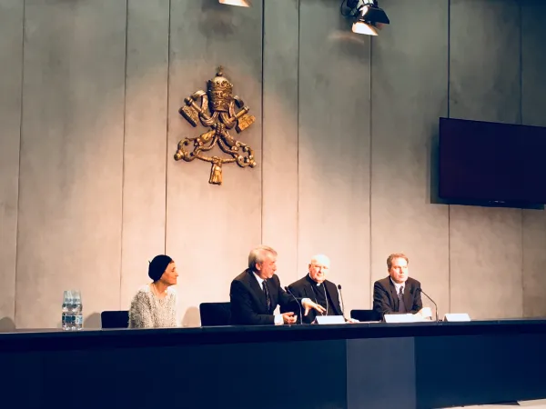 La conferenza stampa |  | VG; ACI STAMPA