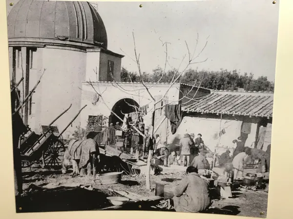 Gli sfollati durante la II Guerra Mondiale accolti negli edifici della Specola  |  | AA/ Museo della Specola Vaticana