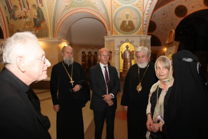 Vescovo Teemu Sippo | Il vescovo Teemu Sippo di Helsinki (il primo sulla sinistra) con una delegazione ecumenica finlandese durante una recente visita al Patriarcato di Mosca | mospat.ru