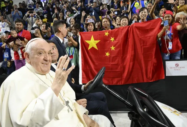 Il Papa e alcuni fedeli cinesi in Mongolia