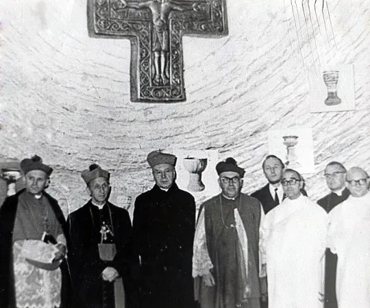 Il Cardinale  Stefan Wyszyński con un giovane Monsignor Wojtyla a Jasna Gora |  | Wikicommons