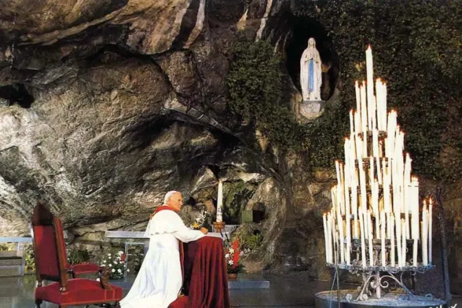 Giovanni Paolo II a Lourdes nel 1983 |  | Wikipedia