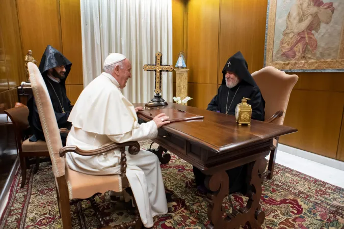 Papa Francesco e il Catholicos Karekin II  | Incontro tra Papa Francesco e il Catholicos Karekin II, Palazzo Apostolico, 24 ottobre 2018 | Vatican Media / ACI Group