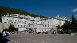 La Casa Sollievo della Sofferenza, ospedale voluto da San Pio da Pietrelcina a San Giovanni Rotondo / Wikimedia Commons