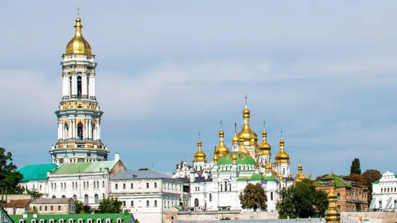 Lavra delle Grotte | Un fermo immagine della Lavra delle Grotte a  Kyiv | YouTube