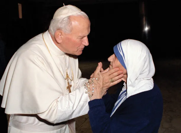 Giovanni Paolo II con una donna speciale, Madre Teresa di Calcutta |  | Tempi.it