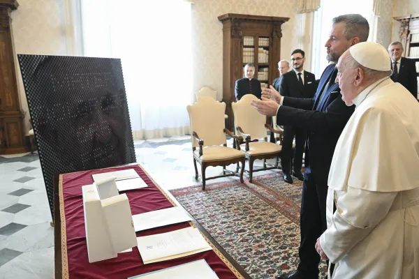 Papa Francesco con il presidente slovacco Peter Pellegrini, Palazzo Apostolico Vaticano, 9 dicembre 2024 / Vatican Media / ACI Group