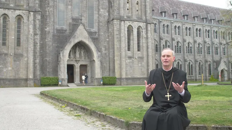 Padre Bernard Lorent | Padre Bernard Lorent a Maredsous | YouTube