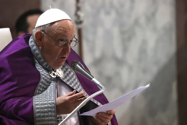 Papa Francesco durante l'omelia in Santa Sabina per la Santa Messa con Benedizione e Rito delle Ceneri, Santa Sabina, 22 febbraio 2023 / Daniel Ibáñez/EWTN News/Vatican Pool