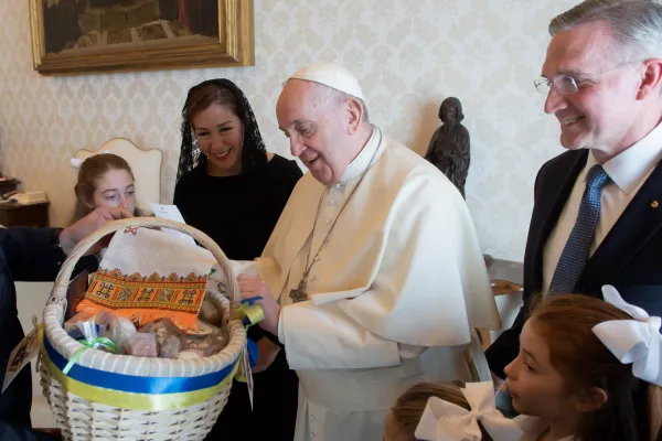 Papa Francesco con il Cavaliere Supremo Kelly, 11 aprile 2022 / KofC / Vatican Media