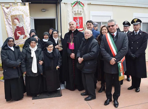 L'Arcivescovo di Norcia e le monache benedettine |  | Arcidiocesi Spoleto Norcia