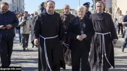 L'arrivo dell'arcivescovo Hoser a Medjugorje nel marzo 2017, accompagnato dai francescani che reggono la parrocchia / Medjugorje-info.com