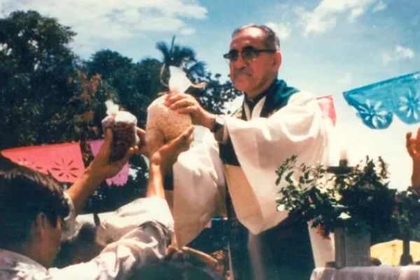 Oscar Romero, ora beato / Arcivescovado di San Salvador