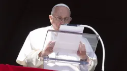 Papa Francesco durante un Angelus / Vatican Media / ACI Group