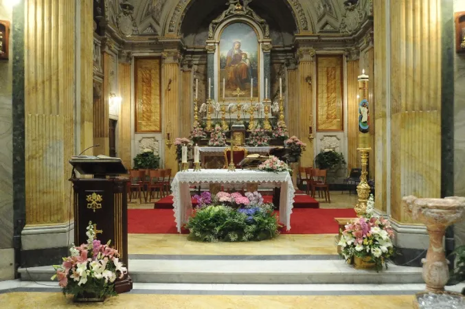 L'interno della chiesa di Sant'Anna in Vaticano  |  | Parrocchia di Sant'Anna