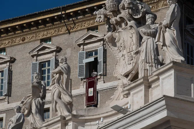 Papa Francesco, Angelus | Papa Francesco durante una passata recita dell'Angelus | Vatican Media / ACI Group