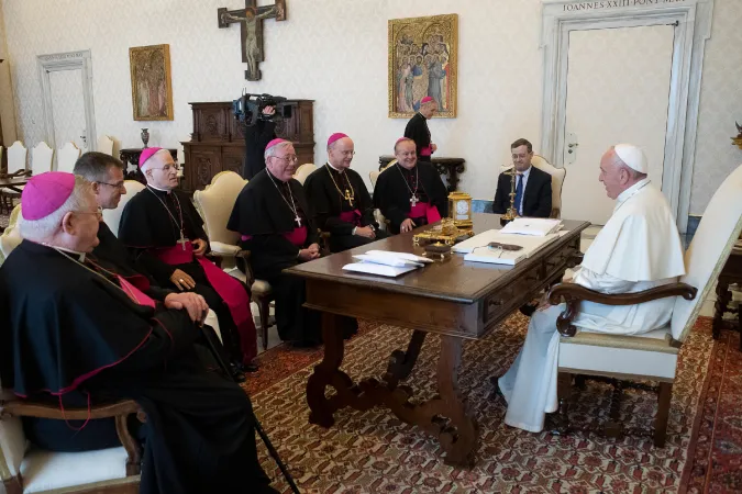 Papa Francesco e il direttivo COMECE | Papa Francesco incontra il direttivo della COMECE, Palazzo Apostolico Vaticano, 6 giugno 2019 | Vatican Media / ACI Group