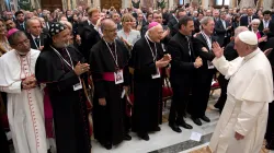 Papa Francesco incontra i membri della Conferenza Internazionale sul Disarmo, Sala Clementina, 10 novembre 2017 / L'Osservatore Romano / ACI Group